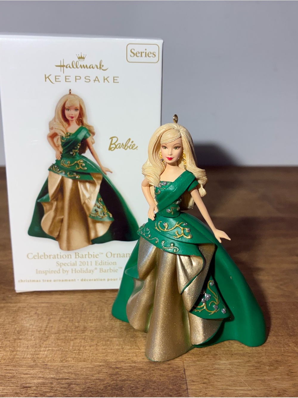 2011 Hallmark Keepsake Barbie Celebration Barbie Christmas Ornament w Box QX8889